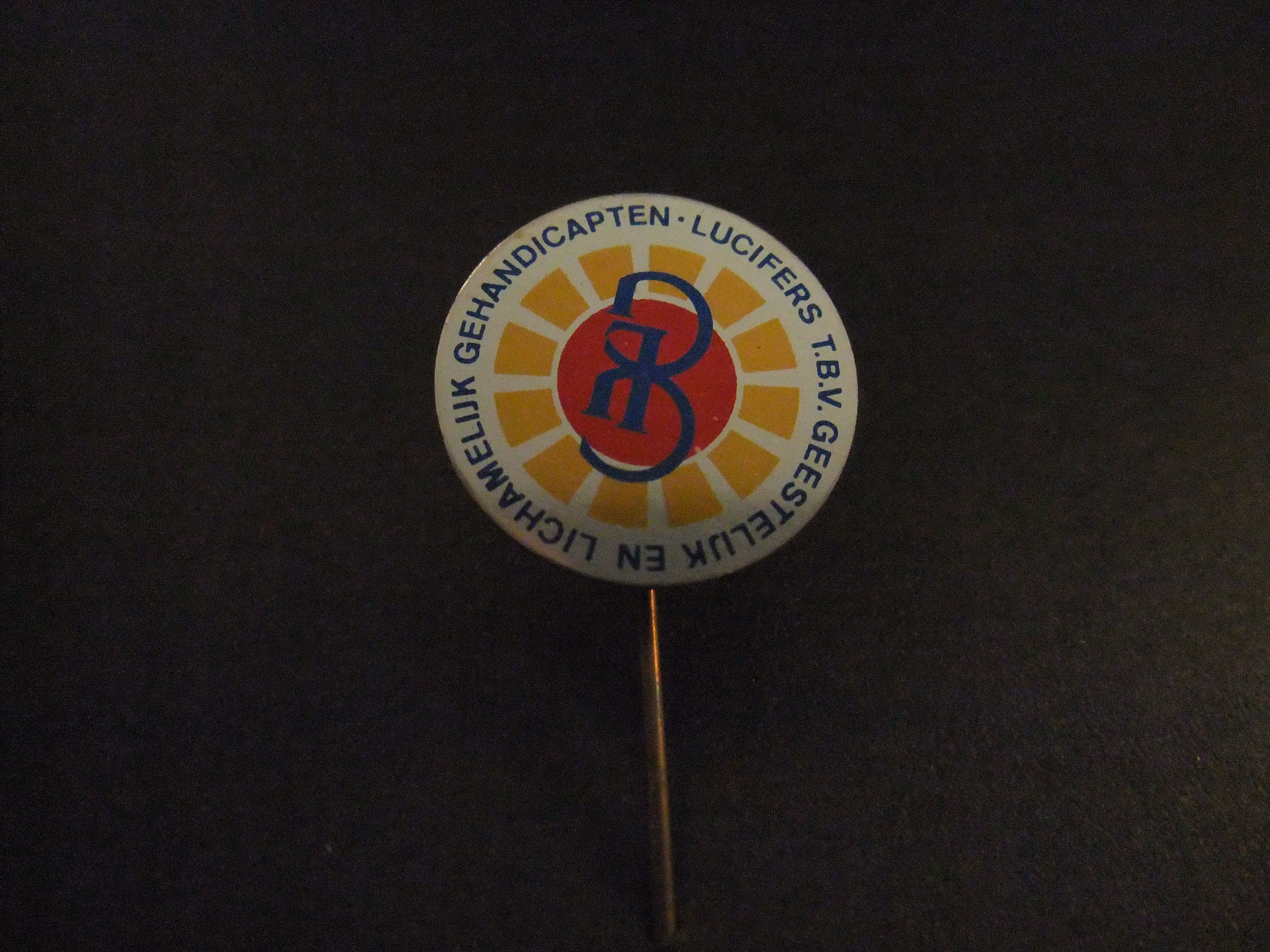 Lucifer actie voor Stichting Geestelijken Lichamelijk Gehandicapten